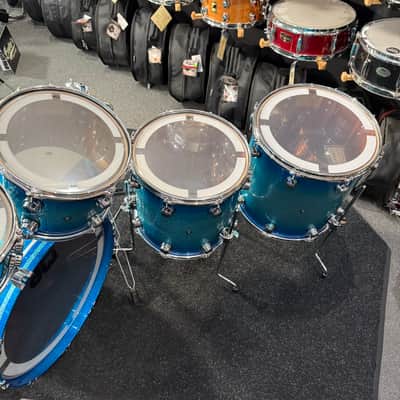 ~WOW!~ DW Collector's Series Maple/Mahogany 5-Piece 10/12/14/16/22 Drum Kit Set in Electric Blue Burst Glitz Lacquer with Chrome Hardware image 16