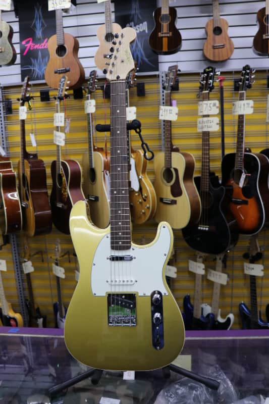 Squier Paranormal Custom Nashville Stratocaster with Laurel Fretboard 2023 - Present - Aztec Gold image 1