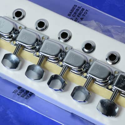 Fender Left Hand Guitar Tuners, '70's F Tuners LH Lefty, 0990822102 image 3
