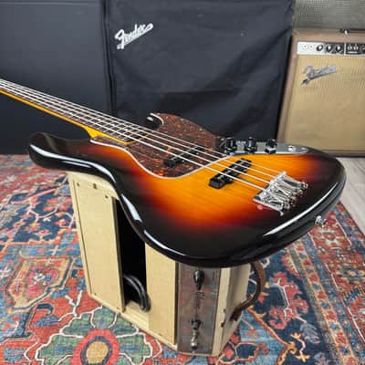 1962 Fender Jazz Bass Reissue Vintage Collection 3 Tone Sunburst Model JB62-70US - 2002-2004 image 16