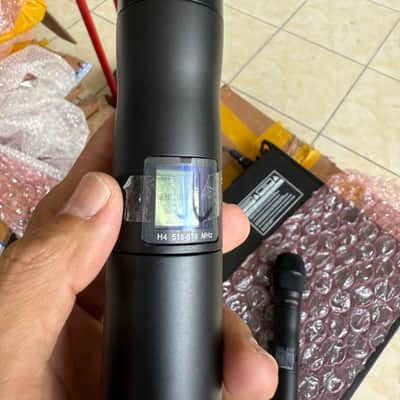 Shure UR2 Wireless Handheld Microphones with KSM9 Capsules – H4 Band, worldwide shipping image 7