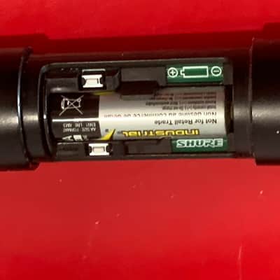 Shure UHF U2 UA 782-806 MHz SM58 Handheld Wireless Microphone Transmitter Pair with Capsules image 4