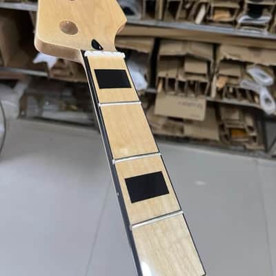 Maple Wood Natural Finish 4 String Jazz Bass Style Neck, 20 Frets Fingerboard image 6
