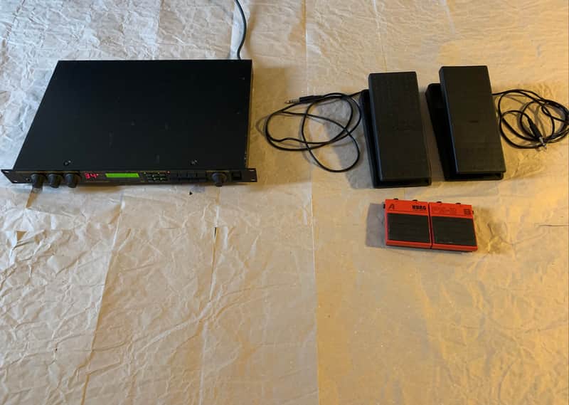Yamaha FX-770 Guitar Effect Processor 90s with two FC7 Expression