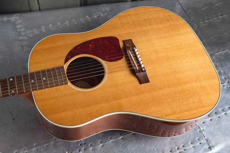 Gibson J-45 2012 Natural image 1