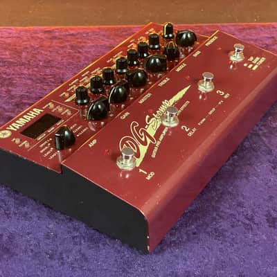 Yamaha DG Stomp (Model X5655) Digital guitar preamp and multi-effects pedal w/ Power Supply image 6