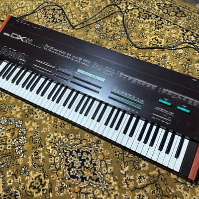 Yamaha DX5 Programmable Algorithm Synthesizer w/ Wood Sides and 2 Cartridges