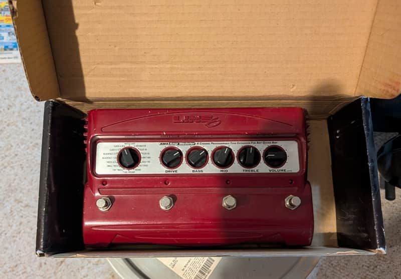 Line 6 AM4 Programmable Amp Modeler 2000s - Red image 1