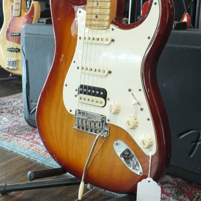 2015 Fender American Standard Stratocaster HSS Shawbucker with Maple Fretboard 3-Color Sunburst image 3
