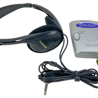 Sony SRF-59 FM/AM Walkman Stereo Radio with Sony Headphones & Battery image 2