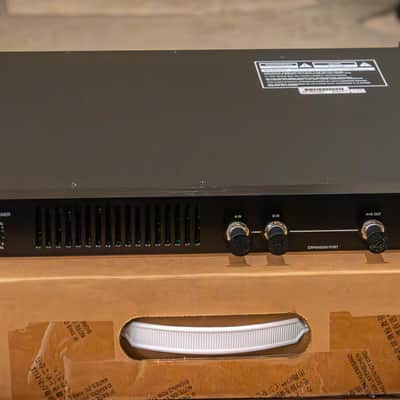 Shure PA821B Wireless System Antenna Combiner (470 - 865 MHz) - Like New/Unused/NOS image 10
