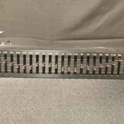 Yamaha GQ1031BII Graphic Equalizer - Black image 4