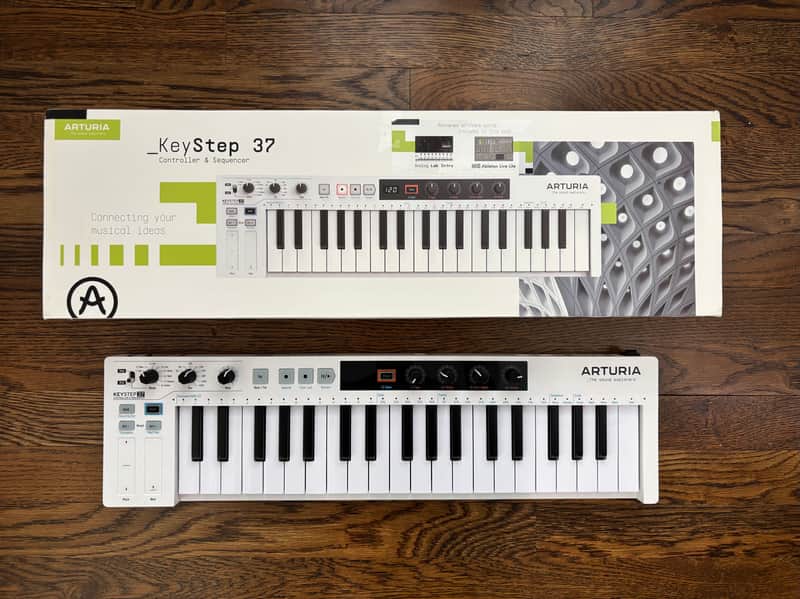 Arturia KeyStep 37 MIDI Controller 2021 - 2025 - White image 1