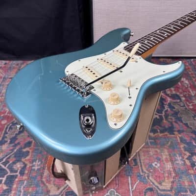 Fender Japan Exclusive Classic 60's Stratocaster Ocean Turquiose Metallic w/Tags - 2016 image 16