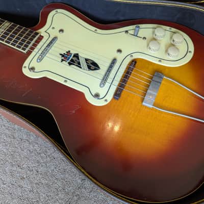 Silvertone 1382L (Kay K161 Thin Twin/Jimmy Reed) 1957 - Sunburst image 4