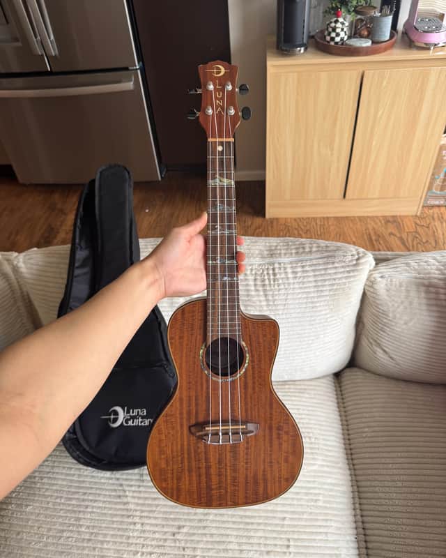Luna High-Tide Koa Concert Ukulele 2010s - Natural image 1