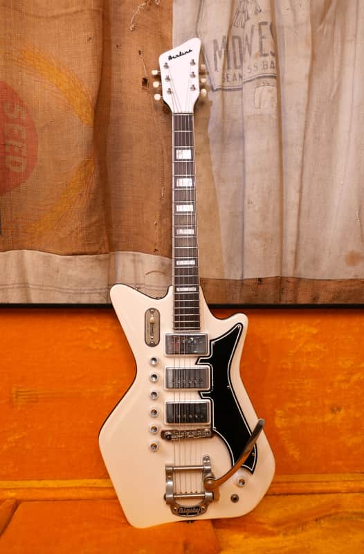 Airline Professional Triple Pickup 1964 White image 1