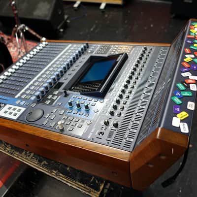 Digital Mixer With Meter Bridge And Dante Module image 15