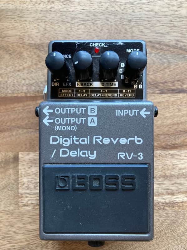 Boss RV-3