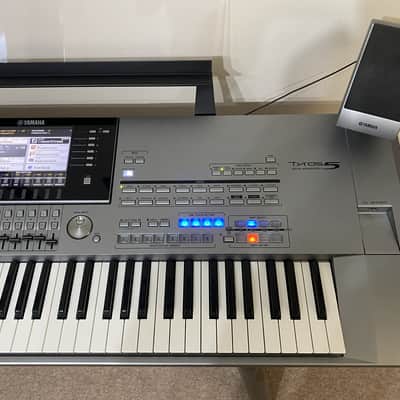 Yamaha Tyros 5 76 Keyboard with Yamaha MS-05 Speaker Set & L-7S Stand in Excellent Condition image 4