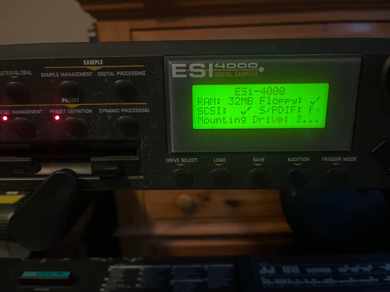 E-MU Systems ESI-4000 Turbo Sampler (OS 3.01, 32MB RAM, Turbo FX I/O) image 1