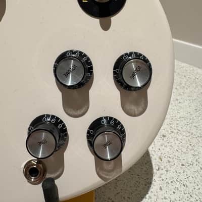 Epiphone 1961 SG Inspired by Gibson Custom Shop – Classic White – Gibson BurstBuckers – Original Hardshell Case image 4