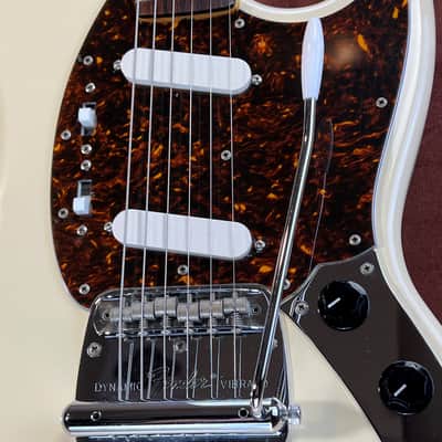 Fender MG-66-66 Mustang 2002 | Made in Japan | - Vintage White image 4