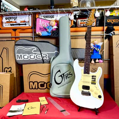 Mooer GTRS P800 ( Inteligent Guitar) WHITE 2025 image 2
