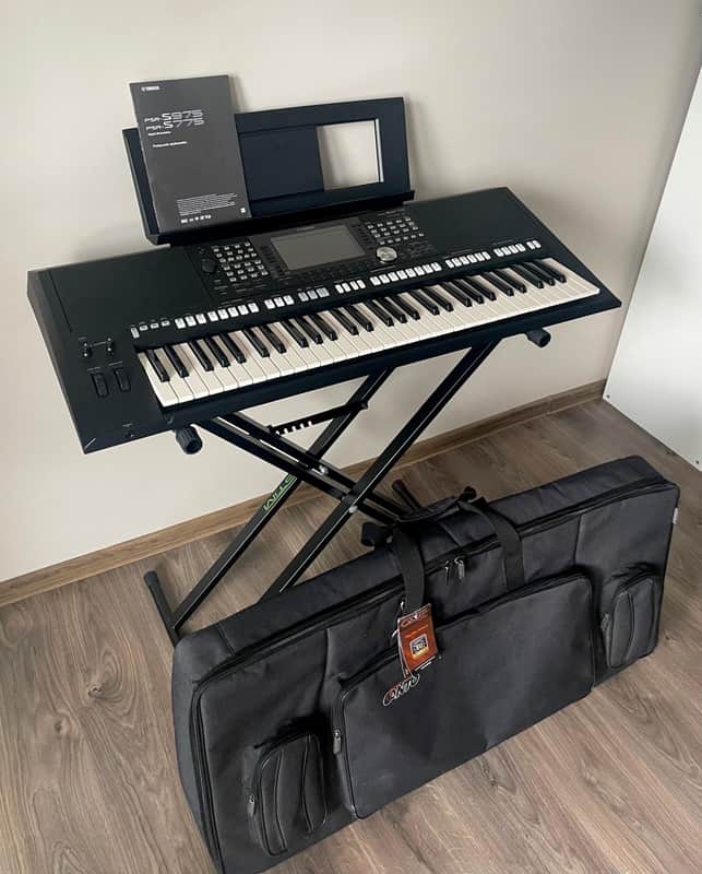 Yamaha PSR-S975 2019 - Black image 1