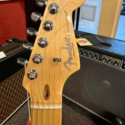 Fender AMERICAN PROFESSIONAL II STRATOCASTER® HSS 2024 - Mystic Surf Green image 7