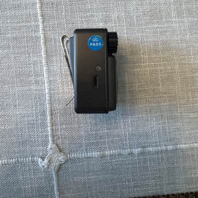 Xvive U4T9 Wireless In-Ear Monitor System with T9 In-Ear Monitors 2019 - Present - Black image 4