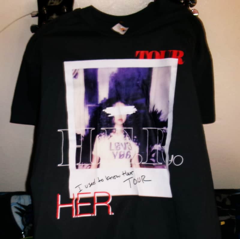 h.e.r. i used to know her 2018 tour new women s official tee - r&b rock damage slide songwriter fender stratocaster purple rain image 1