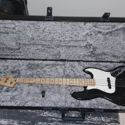 Fender Player Series Jazz Bass with Maple Fretboard - 2023 image 6