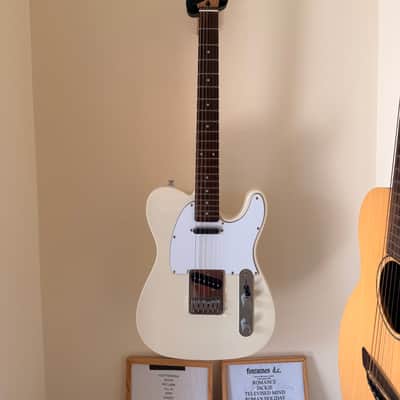Squier Affinity Telecaster Olympic White with Laurel Fretboard, String Through Body 2021 - Present - Olympic White image 1
