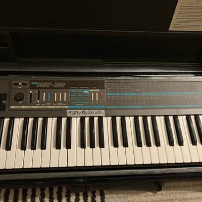 Korg Poly-800 (1980s) + original case and original box