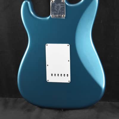 Fender Vintera III Late '60s Stratocaster Ocean Turquoise Rosewood Fingerboard image 7
