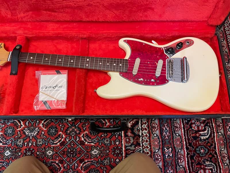 Fender Mustang Guitar with Rosewood Fretboard 1964 - 1969 - Olympic White image 1
