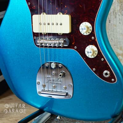Fender USA American Professional Jazzmaster Blue Sparkle Metallic offset guitar - AVRI neck - p90 image 9