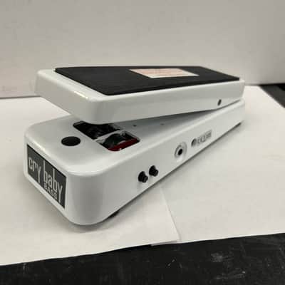 Dunlop 105Q Cry Baby Bass Wah 1999 - Present - White image 3