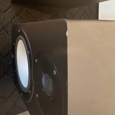 Yamaha HS8 Powered Studio Monitor (Pair) 2015 - Present - Black with stands image 4