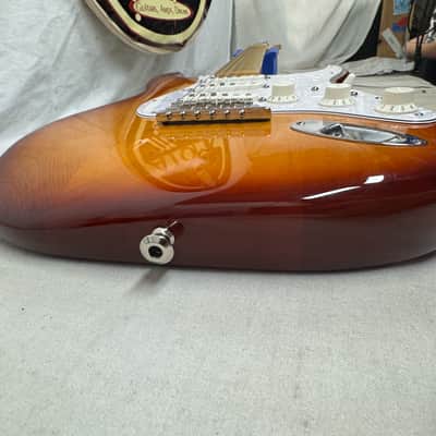 Fender American Standard Stratocaster Guitar with Case 2010 - Sienna Sunburst / Maple neck image 18