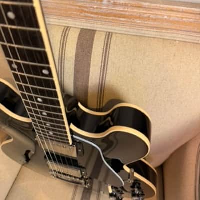 Gibson ES-335 Semi-hollow body Electric Guitar - Vintage Ebony Gibson ES-335 Semi-hollow body Electric Guitar - Vintage Ebony 2022 - Ebony image 5