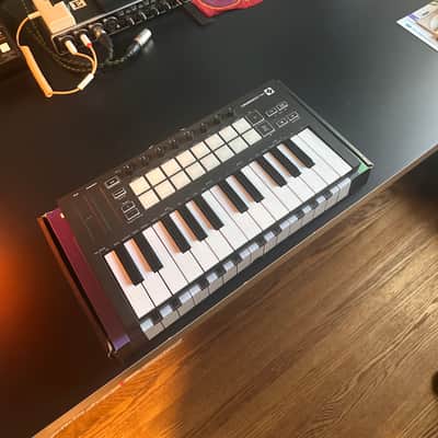 Novation Launchkey Mini MKIII MIDI Keyboard Controller 2019 - Present - Black