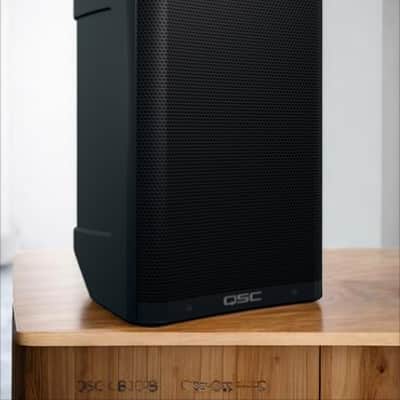 QSC CB10 Compact, Battery-Powered Loudspeaker Portable PA System image 13