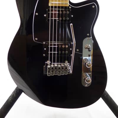 Reverend Reeves Gabrels II Signature Midnight Black Guitar with Maple Fingerboard 2015. Hardshell Case. image 2