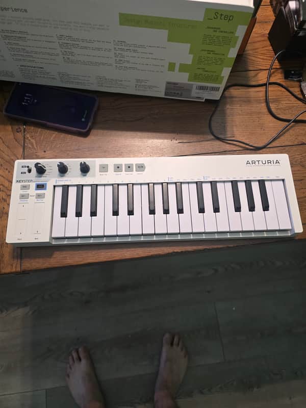 Arturia KeyStep 32-Key MIDI Controller 2017 - 2025 - White image 1