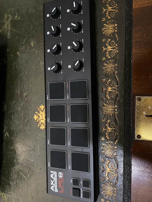 Akai LPD8 MKII MIDI Pad Controller 2022 - Present - Black image 1