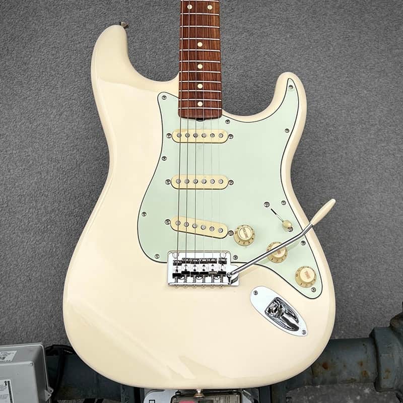 2022 Fender Vintera '60s Stratocaster Modified Olympic White w/Bag