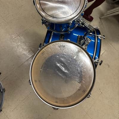 Ludwig LC190 Accent 10 / 12 / 14 / 20 / 5x14" Fuse Drum Set NO Cymbals 2021 - Present - Blue Sparkle image 3