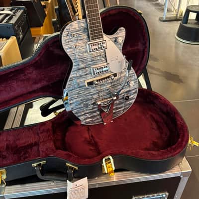 Gretsch G6134T-58 Limited Edition Penguin with String-Thru Bigsby, Ebony Fingerboard, Light Blue Pearl 2026 - Light Blue Pearl image 2
